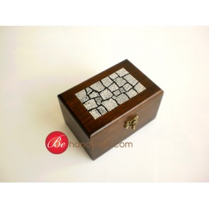 EGB 1015 09 011 กล่องไม้สักแต่งเปลือกไข่ (eggshell box)
