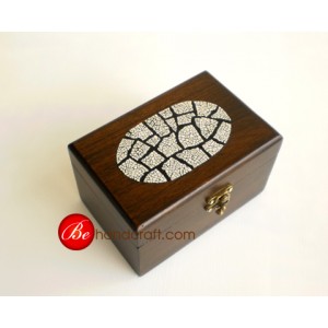 EGB 1015 09 013 กล่องไม้สักแต่งเปลือกไข่ (eggshell box)
